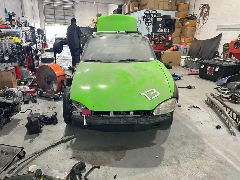 2000 Mazda NB MX-5 Miata - Image 2 of 14