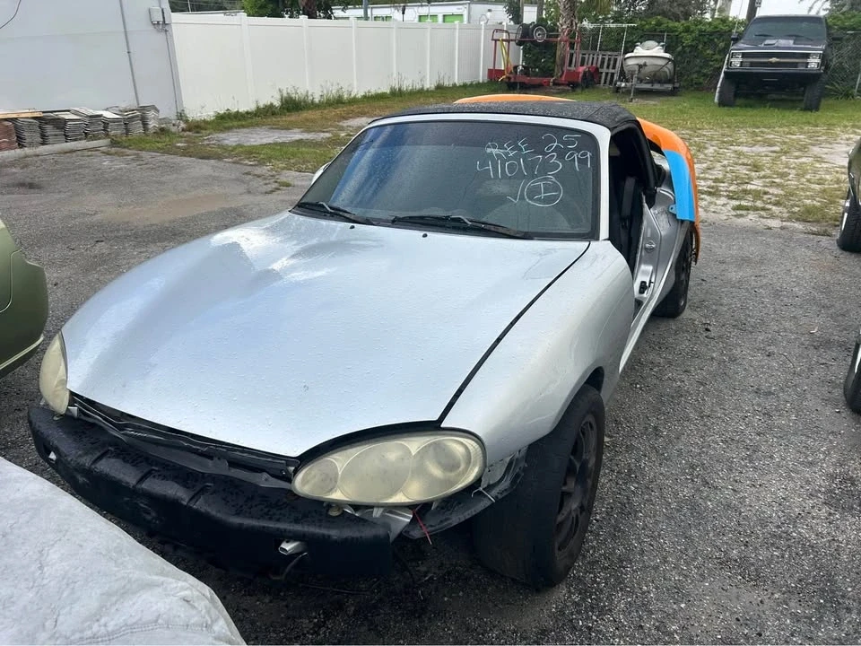 2000 Mazda NB MX-5 Miata - Image 9 of 14