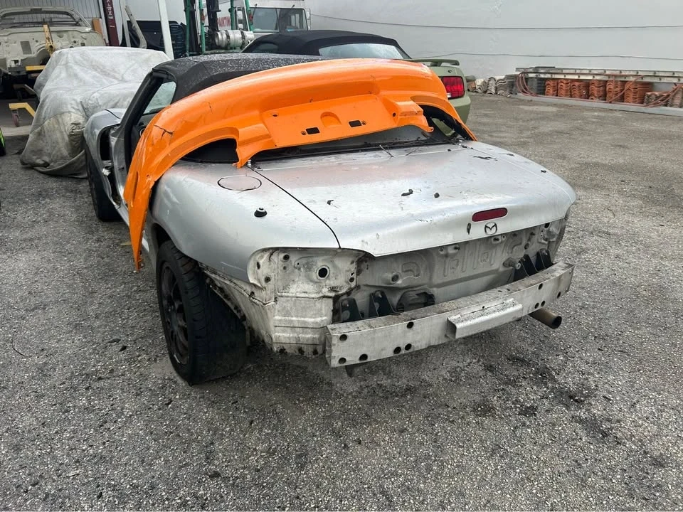2000 Mazda NB MX-5 Miata - Image 11 of 14