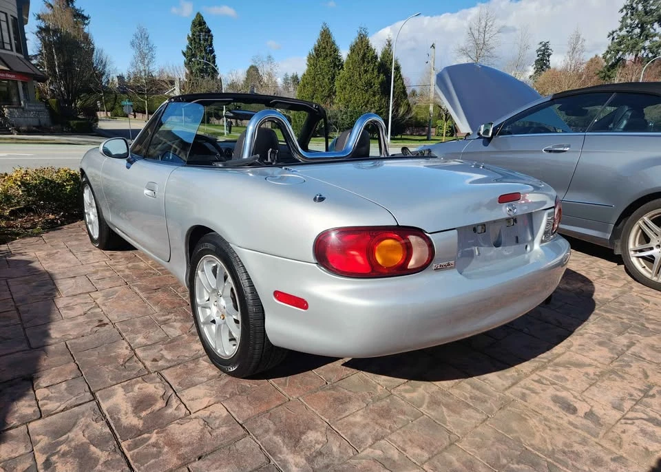 2000 Mazda NB MX-5 Miata - Image 3 of 8