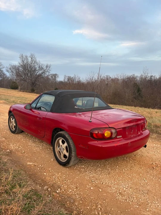 2000 Mazda NB MX-5 Miata - Image 2 of 8