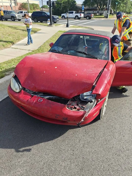 2000 Mazda NB MX-5 Miata - Image 2 of 13