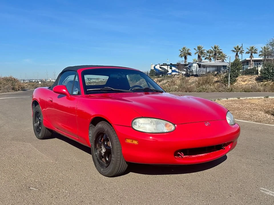 2000 Mazda NB MX-5 Miata - Image 2 of 9