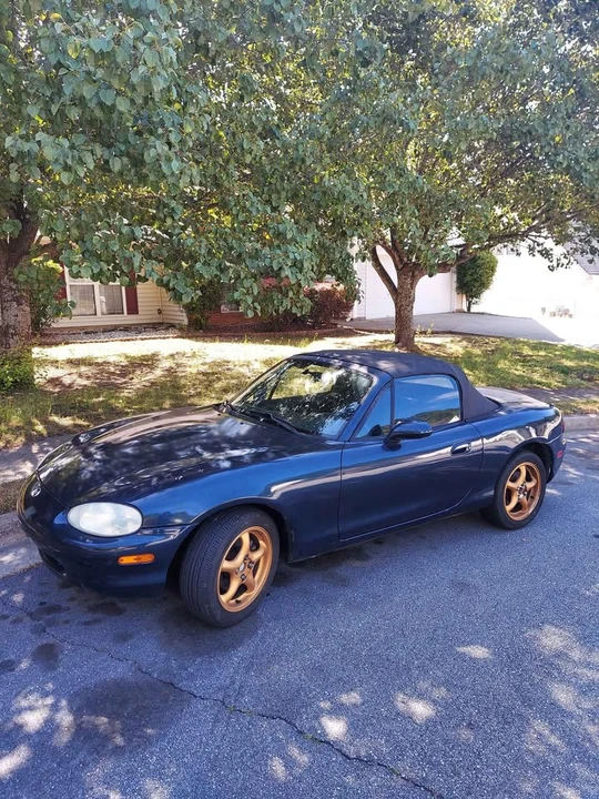 2000 Mazda NB MX-5 Miata - Image 2 of 17