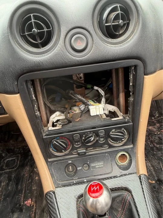 2000 Mazda NB MX-5 Miata - Image 16 of 18