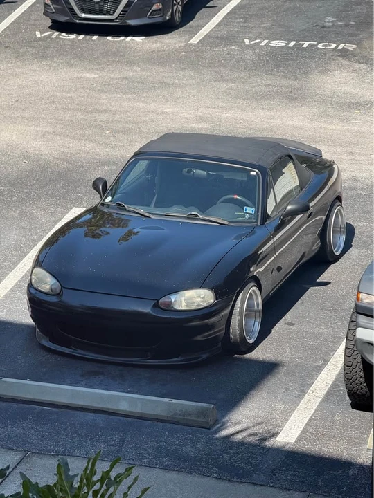 2000 Mazda NB MX-5 Miata - Image 2 of 6