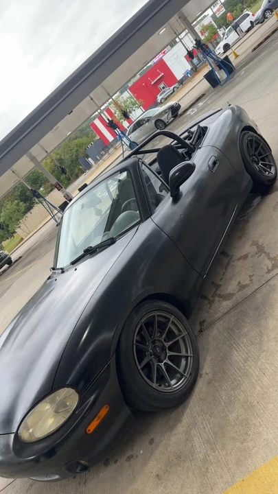 2000 Mazda NB MX-5 Miata - Image 2 of 13
