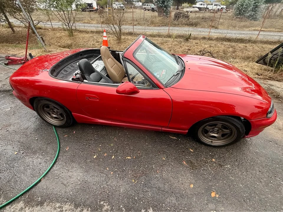 2000 Mazda NB MX-5 Miata - Image 9 of 18