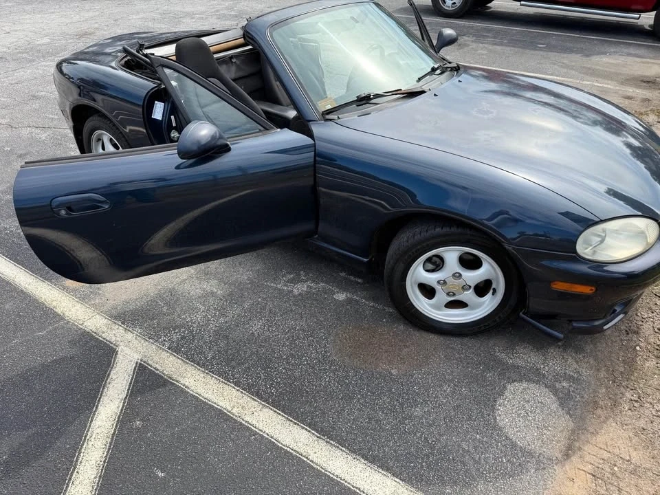 2000 Mazda NB MX-5 Miata - Image 2 of 12