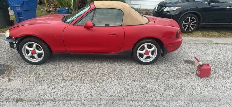 2000 Mazda NB MX-5 Miata - Image 3 of 8