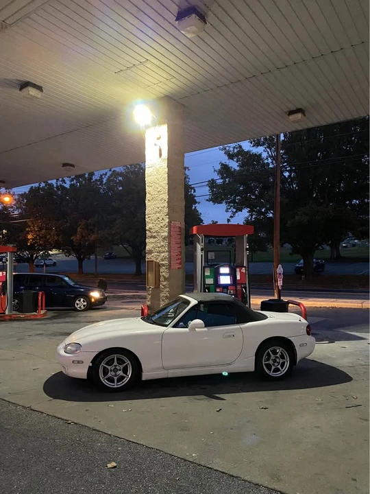 2000 Mazda NB MX-5 Miata - Image 5 of 11