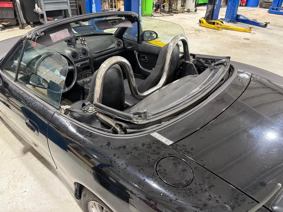 2000 Mazda NB MX-5 Miata - Image 2 of 4