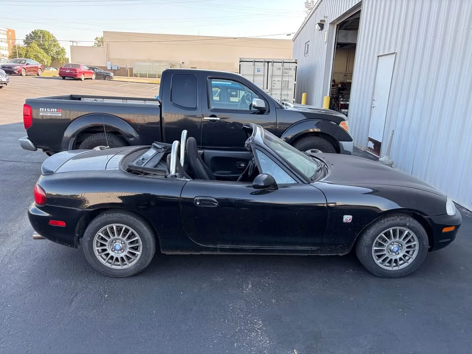2000 Mazda NB MX-5 Miata - Image 3 of 4