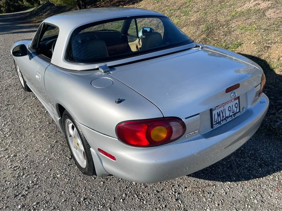 2000 Mazda NB MX-5 Miata - Image 10 of 18