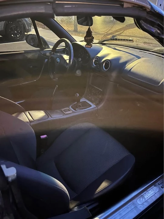 2000 Mazda NB MX-5 Miata - Image 5 of 8