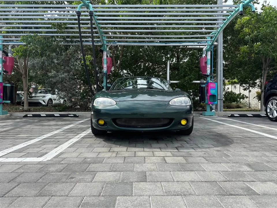 2000 Mazda NB MX-5 Miata - Image 2 of 9