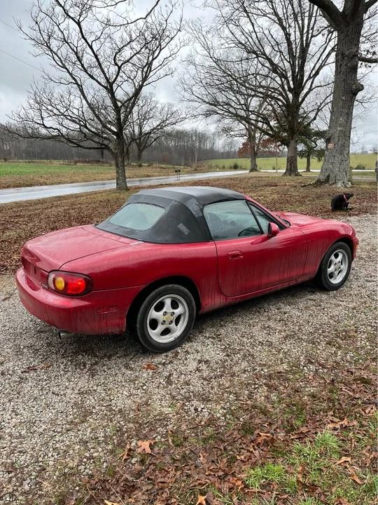 2000 Mazda NB MX-5 Miata - Image 2 of 10