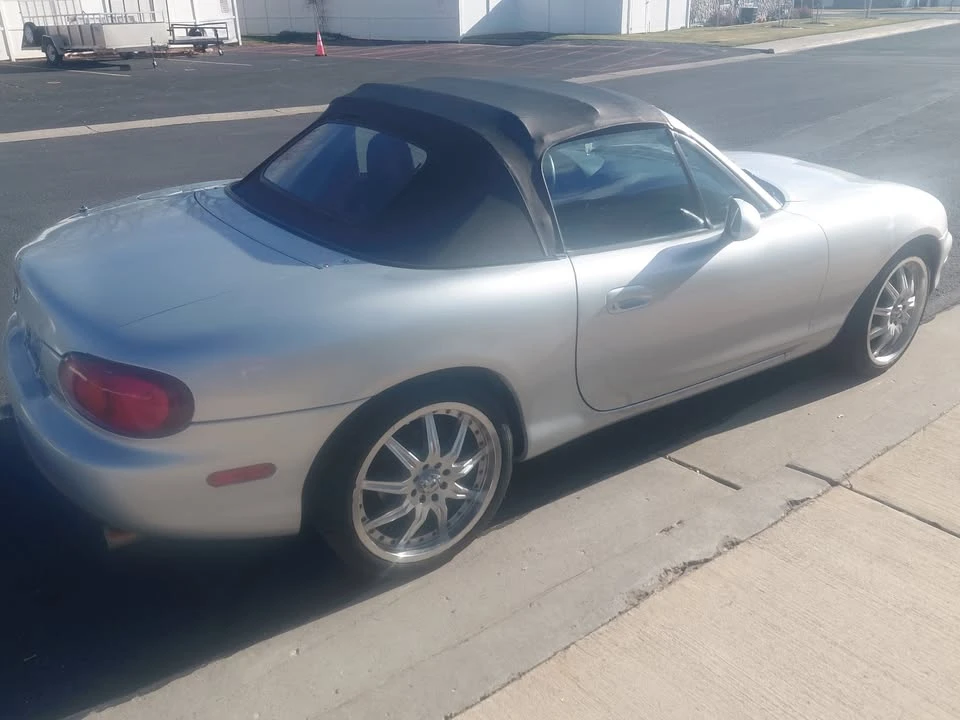 2000 Mazda NB MX-5 Miata - Image 2 of 4