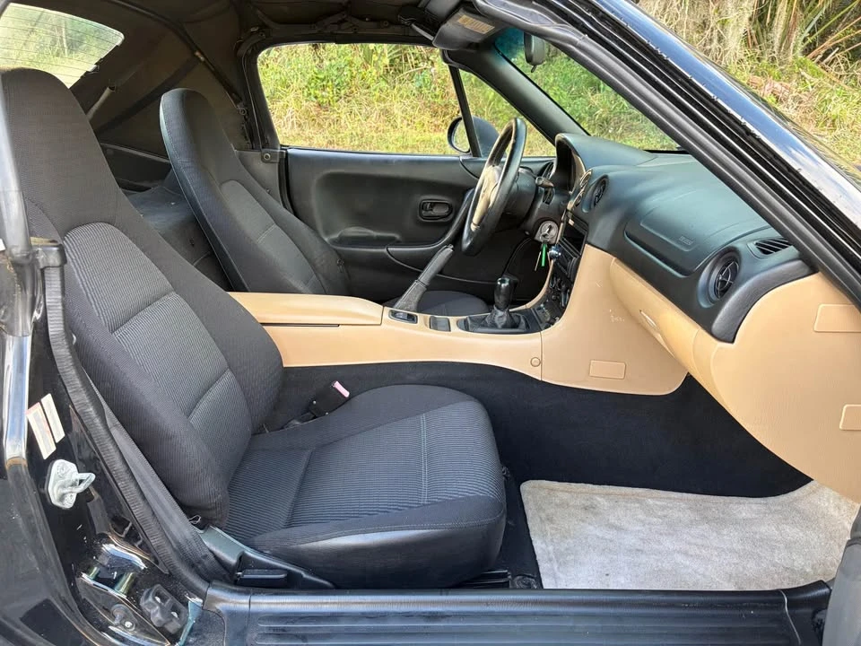 2000 Mazda NB MX-5 Miata - Image 7 of 10
