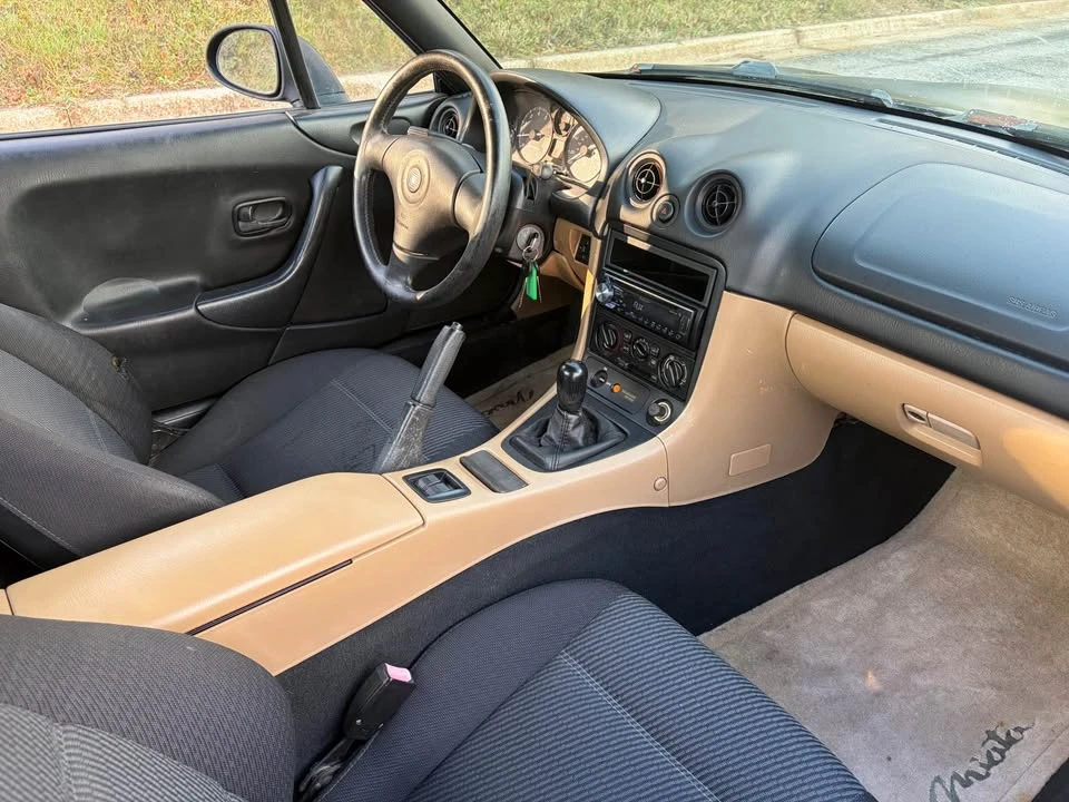 2000 Mazda NB MX-5 Miata - Image 6 of 10
