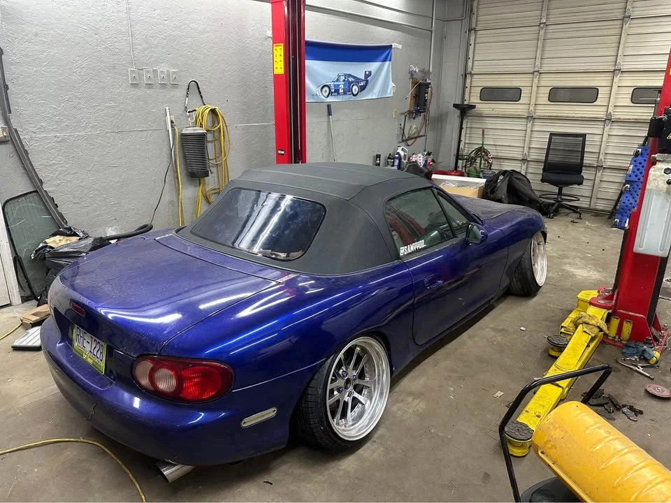 2000 Mazda NB MX-5 Miata - Image 2 of 3