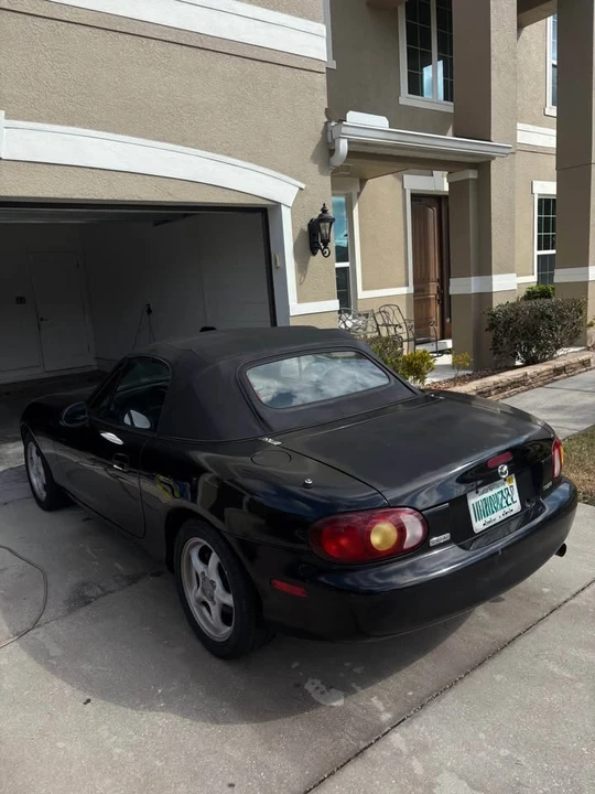 2000 Mazda NB MX-5 Miata - Image 2 of 10