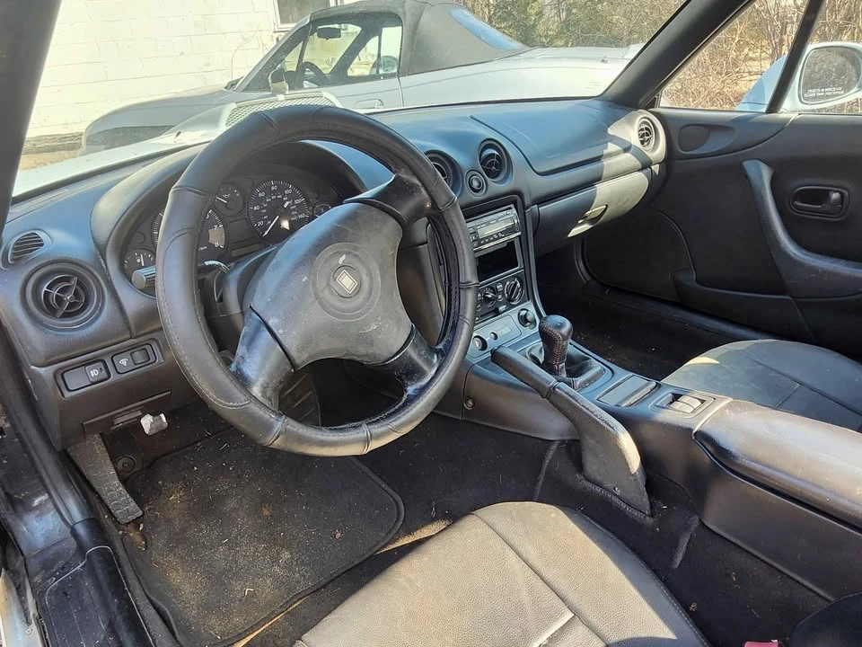 2000 Mazda NB MX-5 Miata - Image 10 of 11