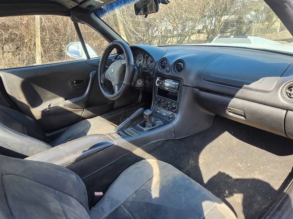 2000 Mazda NB MX-5 Miata - Image 8 of 11