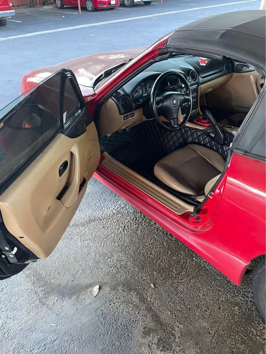 2000 Mazda NB MX-5 Miata - Image 5 of 8
