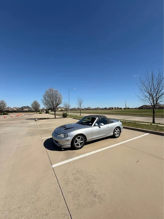 2000 Mazda NB MX-5 Miata - Image 2 of 10