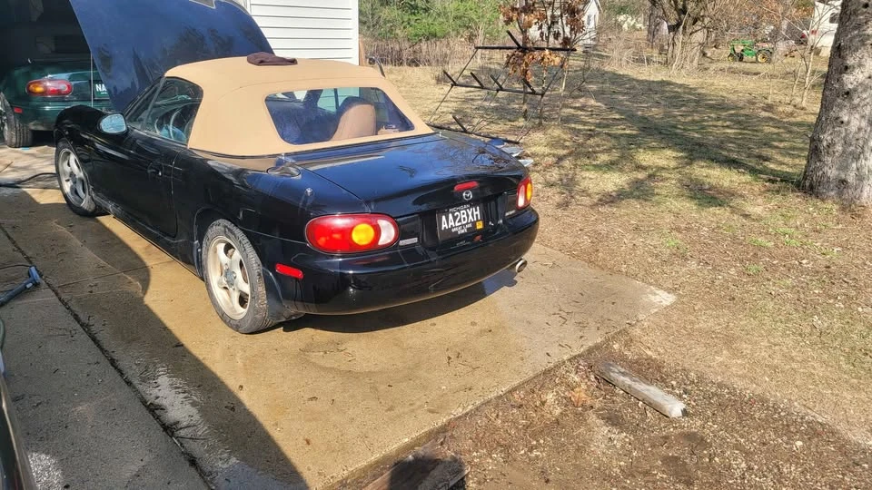 2000 Mazda NB MX-5 Miata - Image 2 of 4