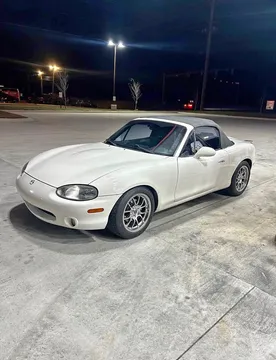 2000 Mazda MX-5 Miata Convertible
