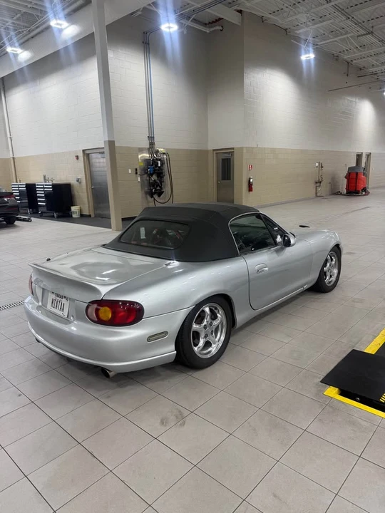 2000 Mazda NB MX-5 Miata - Image 13 of 18