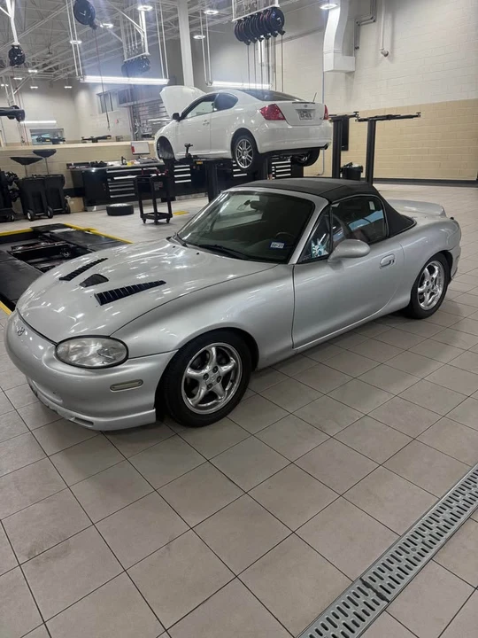 2000 Mazda NB MX-5 Miata - Image 14 of 18