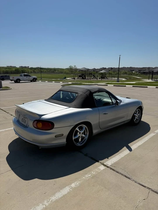 2000 Mazda NB MX-5 Miata - Image 3 of 18