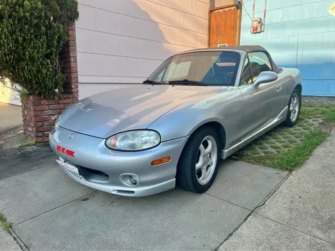 2000 Mazda MX-5 Miata Convertible