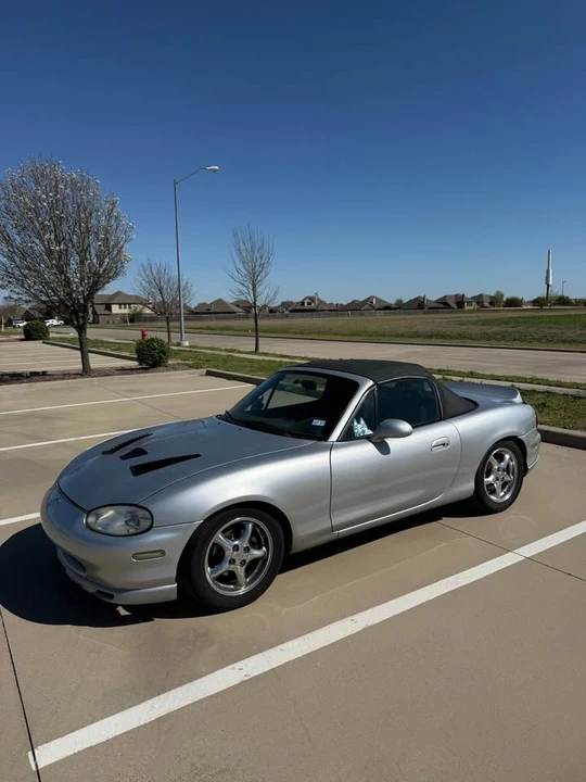 2000 Mazda NB MX-5 Miata - Image 2 of 10