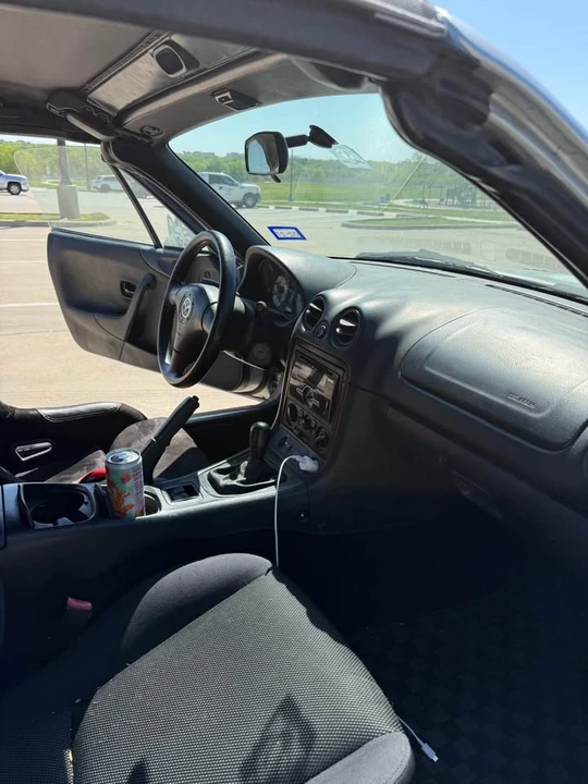 2000 Mazda NB MX-5 Miata - Image 8 of 9