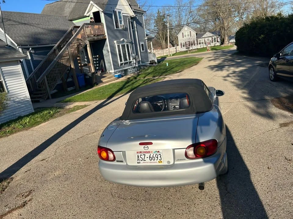 2000 Mazda NB MX-5 Miata - Image 10 of 20