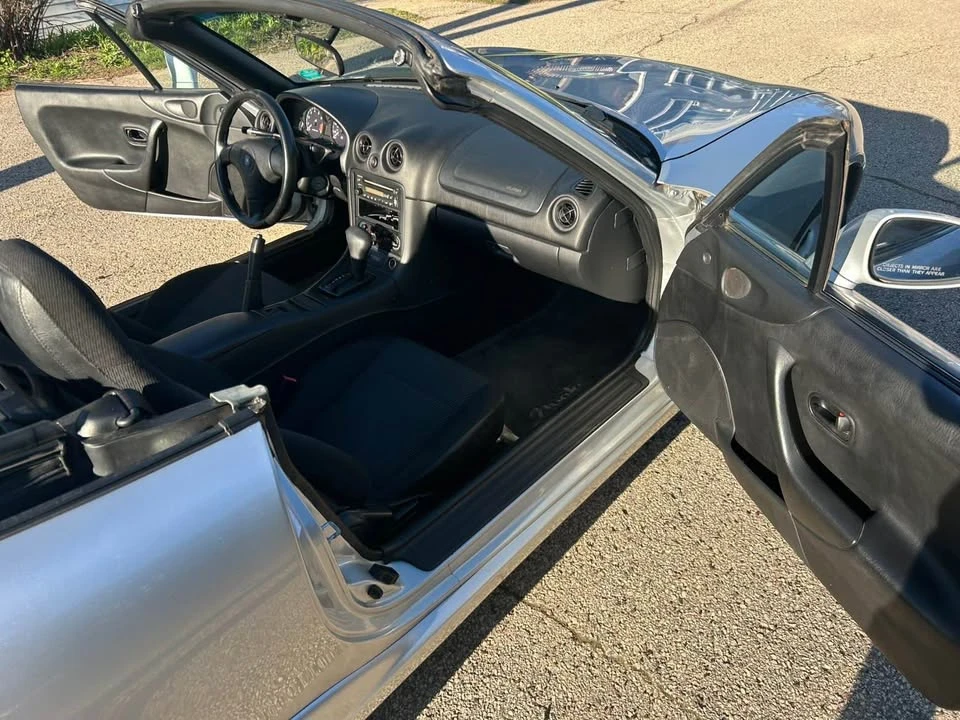2000 Mazda NB MX-5 Miata - Image 11 of 20