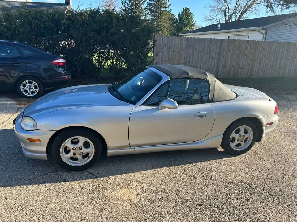 2000 Mazda NB MX-5 Miata - Image 9 of 20