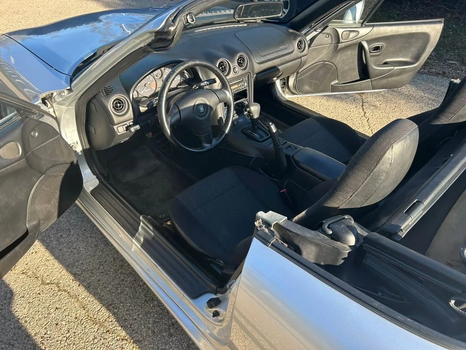 2000 Mazda NB MX-5 Miata - Image 19 of 20