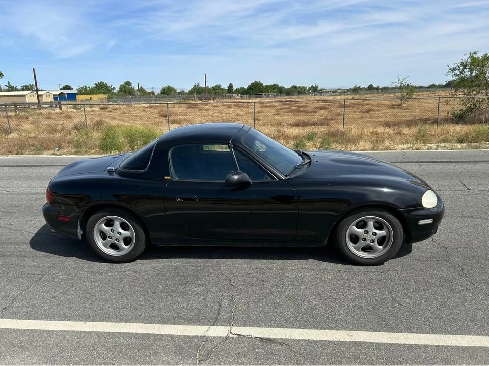2000 Mazda NB MX-5 Miata - Image 5 of 10