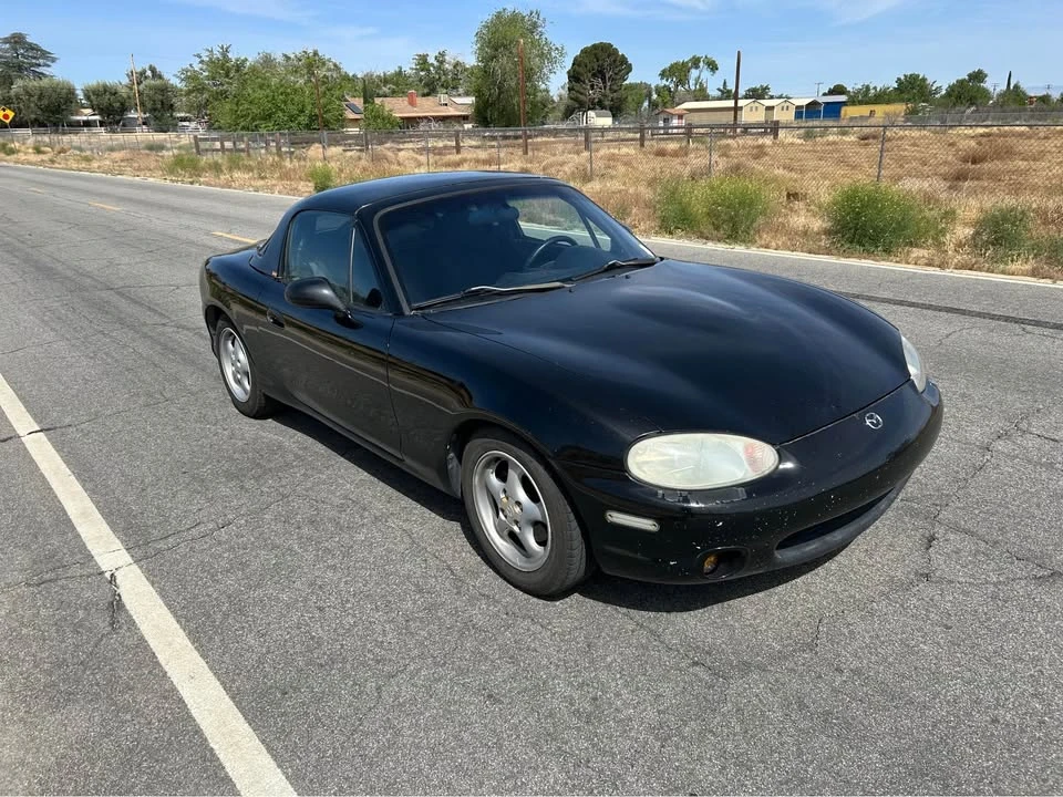 2000 Mazda NB MX-5 Miata - Image 2 of 10