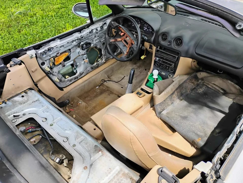 2000 Mazda NB MX-5 Miata - Image 4 of 6