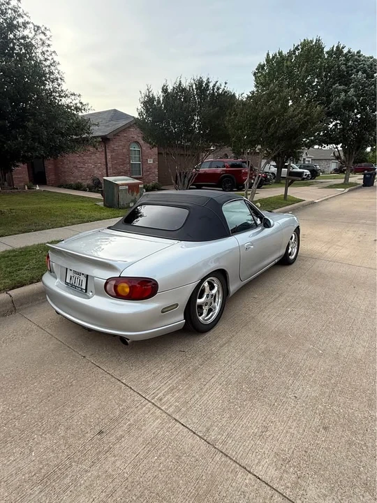 2000 Mazda NB MX-5 Miata - Image 2 of 4