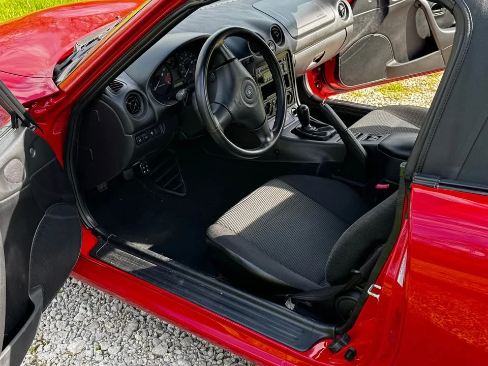 2000 Mazda NB MX-5 Miata - Image 3 of 9