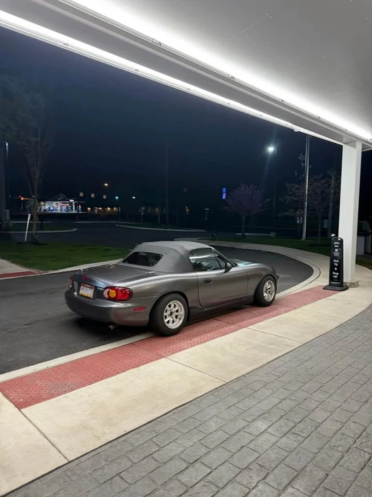 2000 Mazda NB MX-5 Miata - Image 4 of 6