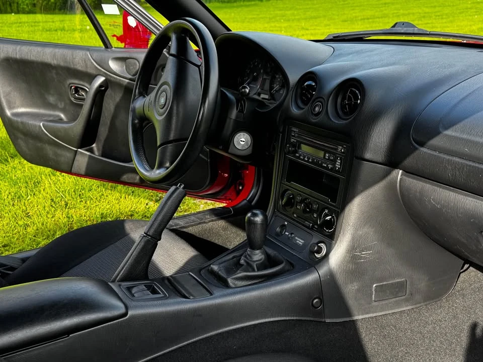 2000 Mazda NB MX-5 Miata - Image 4 of 9