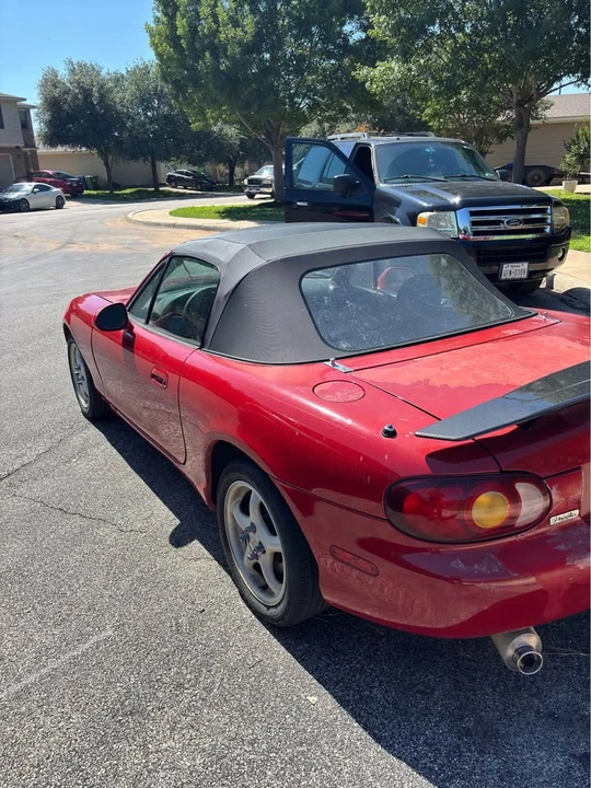 2000 Mazda NB MX-5 Miata - Image 3 of 7